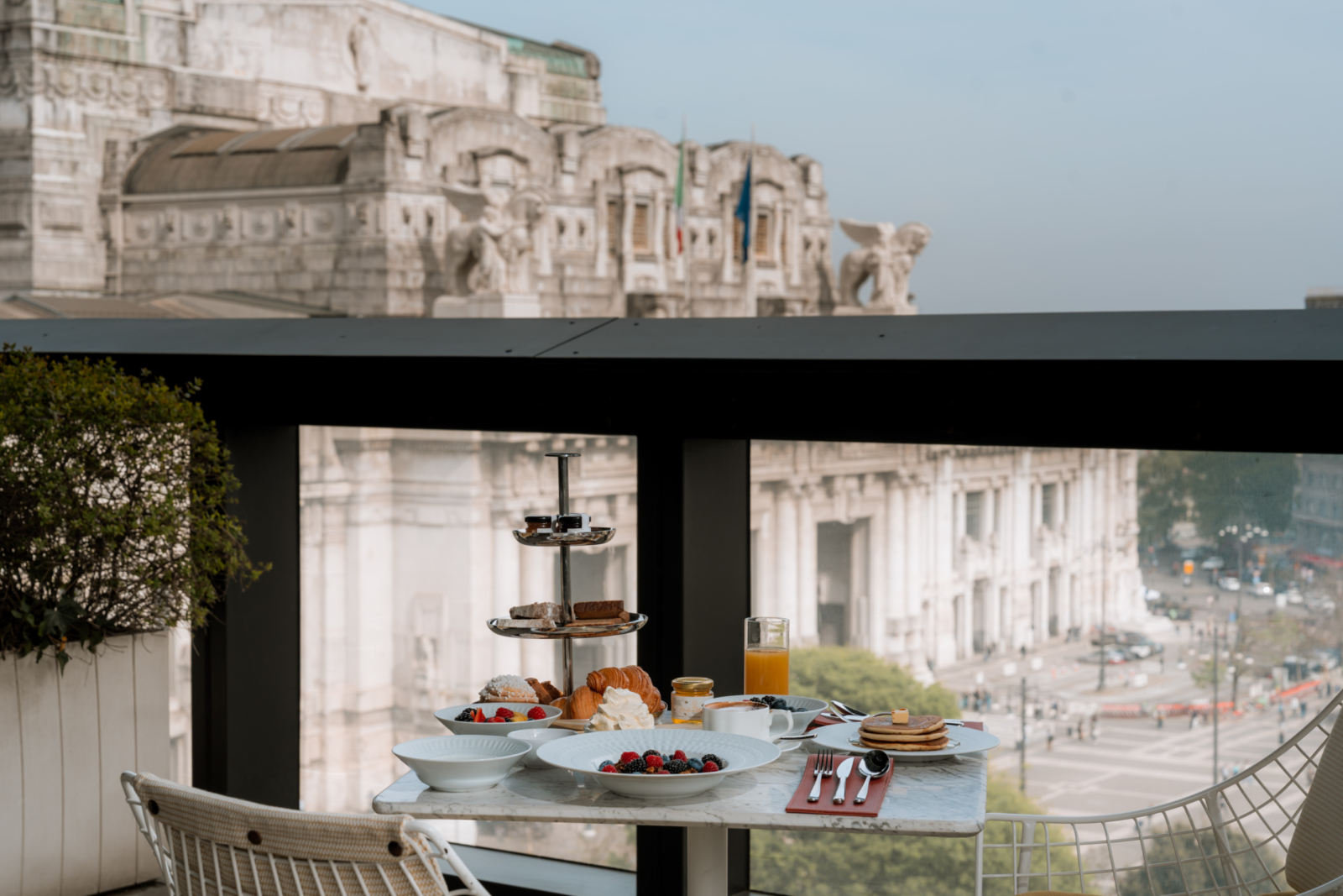 Excelsior Hotel Gallia: soft clubbing e Sunday Brunch sulla Terrazza con vista Milano